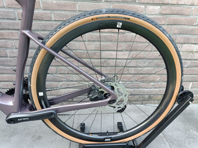 Used Giant Revolt Advanced 0 2023 2023 Road & Gravel, Purple — image 8 of 13