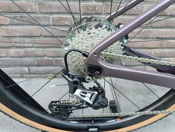Used Giant Revolt Advanced 0 2023 2023 Road & Gravel, Purple — image 10 of 13