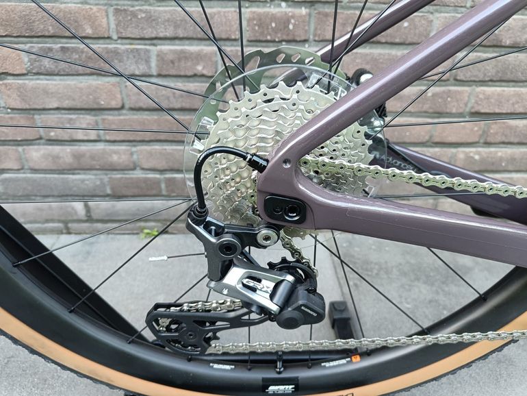 Used Giant Revolt Advanced 0 2023 2023 Road & Gravel, Purple — image 10 of 13