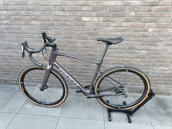 Used Giant Revolt Advanced 0 2023 2023 Road & Gravel, Purple — image 13 of 13