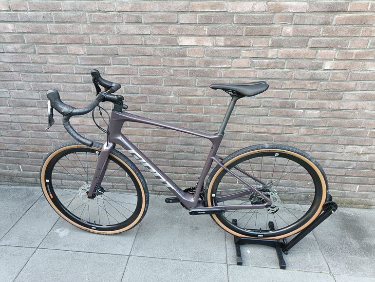 Used Giant Revolt Advanced 0 2023 2023 Road & Gravel, Purple — image 13 of 13