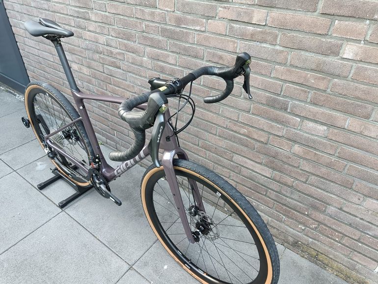 Used Giant Revolt Advanced 0 2023 2023 Road & Gravel, Purple — image 12 of 13