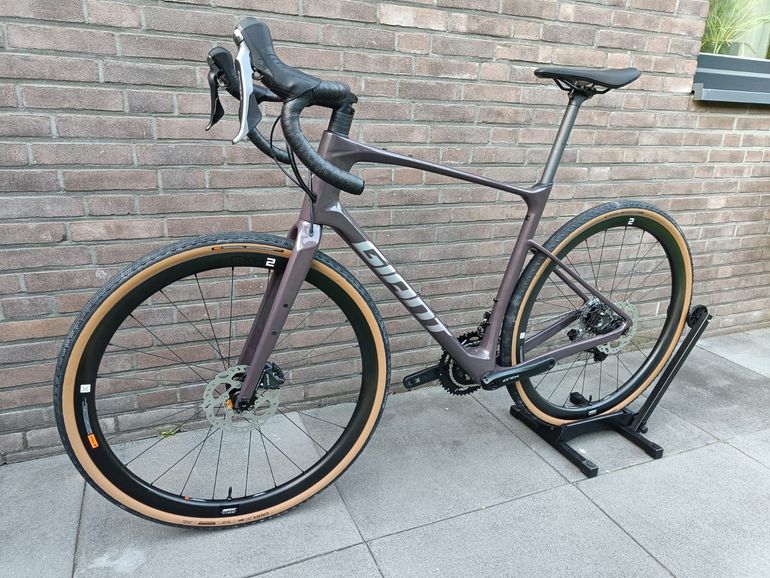 Used Giant Revolt Advanced 0 2023 2023 Road & Gravel, Purple — image 5 of 13