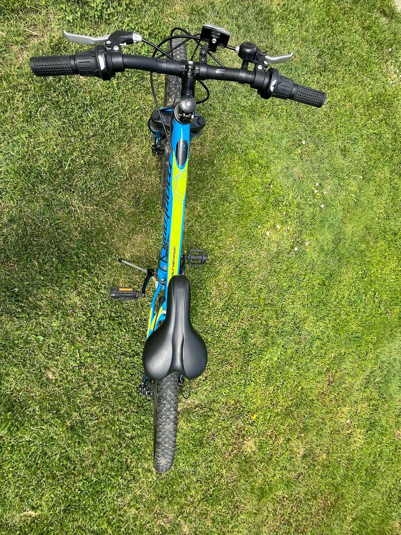 Montana Custom Shimano Tourney 2022 Mountainbike d'occasion — image 7 sur 7