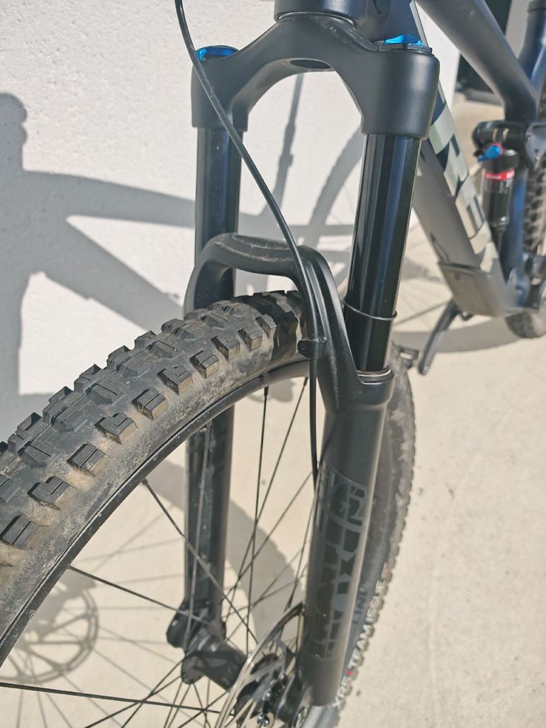 Used Trek Fuel EX 9.8 XT Gen 5 2023 2023 Mountainbike, Blue, 29 — image 3 of 7