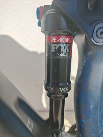 Used Trek Fuel EX 9.8 XT Gen 5 2023 2023 Mountainbike, Blue, 29 — image 7 of 7