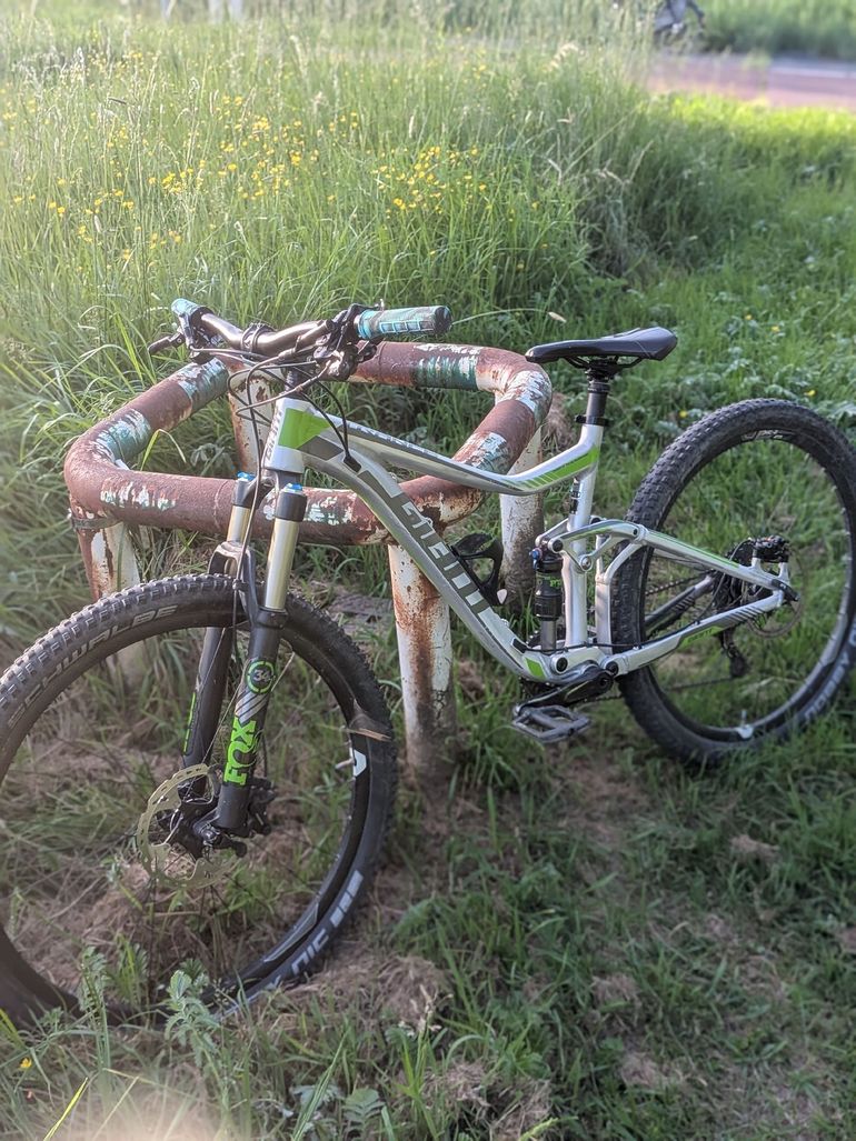Used Giant Trance 2 2017 2017 Mountainbike, Green — image 2 of 7