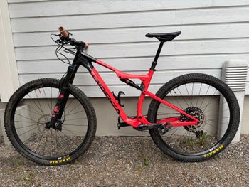 Used Orbea OIZ M20 TR 2022 2022 Mountainbike, Red, 29 — image 2 of 8
