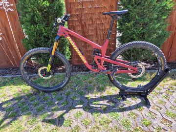 Used Propain Tyee Shimano Deore XT 2022 Mountainbike, Red — image 2 of 4