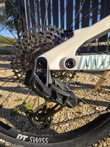 YT Industries Decoy SN SRAM X0 Eagle AXS (T-Type) 2024 Mountainbike usato, Bianco — immagine 13 di 14