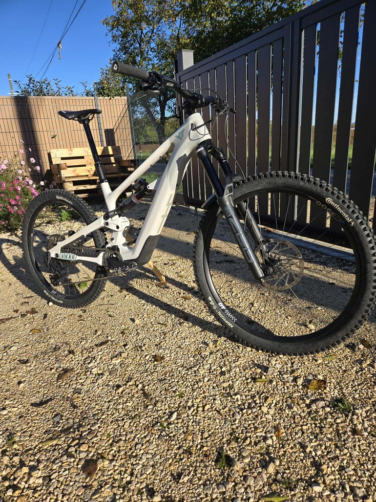 Used YT Industries Decoy SN CORE 2 MX 2024 2024 Mountainbike, White — image 8 of 13