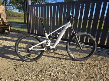 YT Industries Decoy SN SRAM X0 Eagle AXS (T-Type) 2024 Mountainbike usato, Bianco — immagine 10 di 14