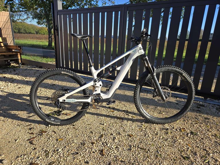Used YT Industries Decoy SN CORE 2 MX 2024 2024 Mountainbike, White — image 10 of 13