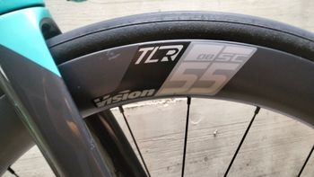 Used Bianchi Oltre XR4 Dura Ace Di2 2021 2021 Road & Gravel, Black — image 6 of 17