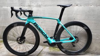 Used Bianchi Oltre XR4 Dura Ace Di2 2021 2021 Road & Gravel, Black — image 3 of 17