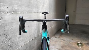 Used Bianchi Oltre XR4 Dura Ace Di2 2021 2021 Road & Gravel, Black — image 4 of 17
