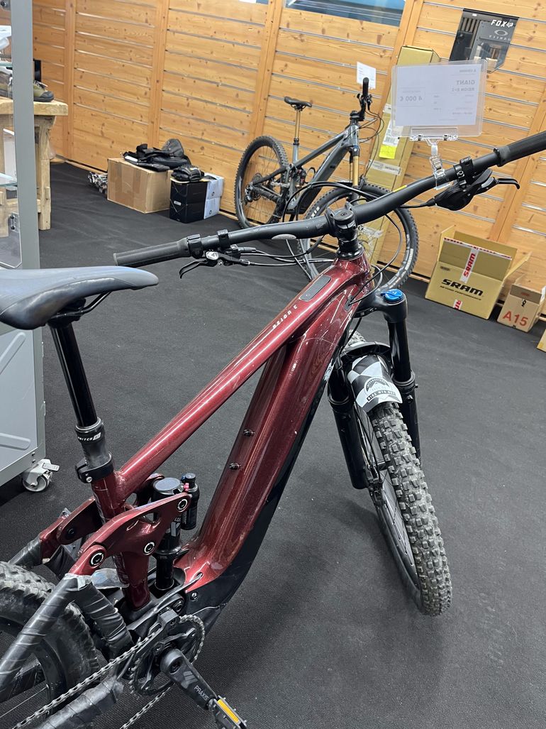 Used Giant Reign E+ 2 2024 2024 Mountainbike, Red, 29 — image 1 of 4