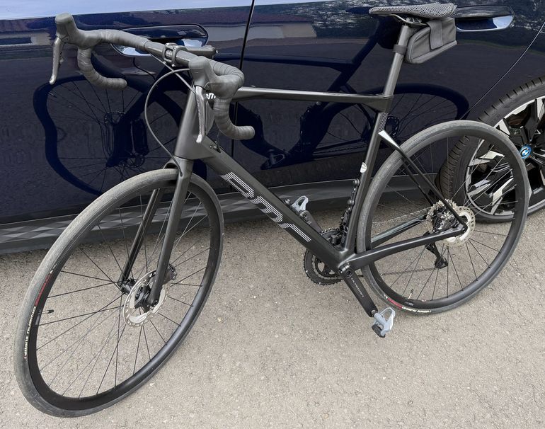 Used BMC Roadmachine THREE 2022 2022 Road & Gravel — image 1 of 16