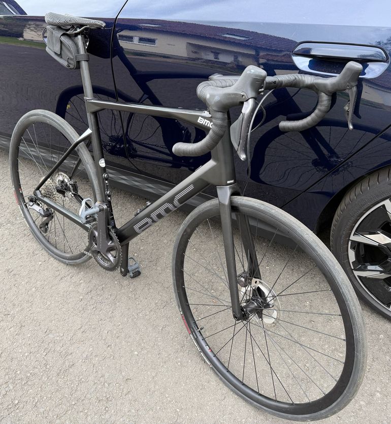 Used BMC Roadmachine THREE 2022 2022 Road & Gravel — image 2 of 16