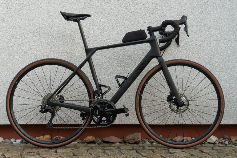 Used Canyon Endurace CF 7 Di2 2023 2023 Road & Gravel, Black — image 1 of 14