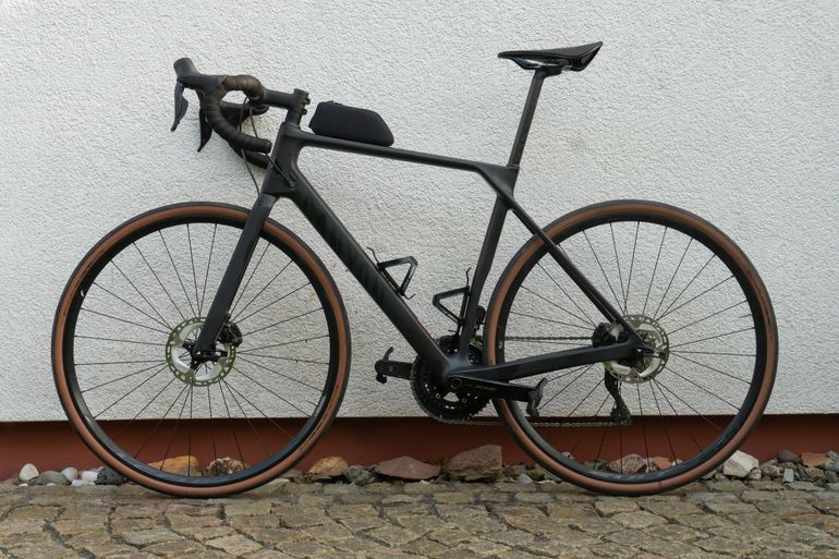Used Canyon Endurace CF 7 Di2 2023 2023 Road & Gravel, Black — image 4 of 14