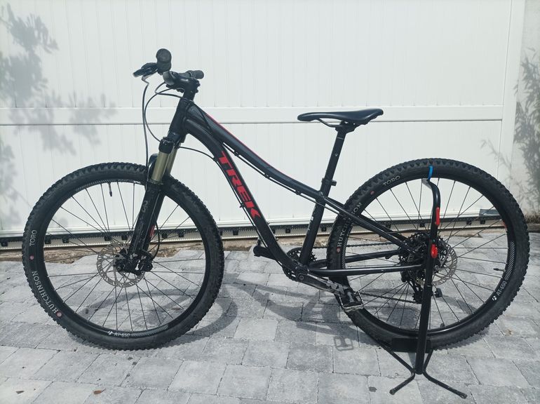 Used Trek Superfly 26 2018 2018 Youth, Black — image 3 of 3