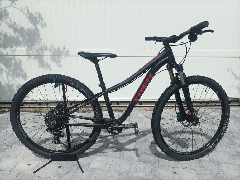 Used Trek Superfly 26 2018 2018 Youth, Black — image 1 of 3