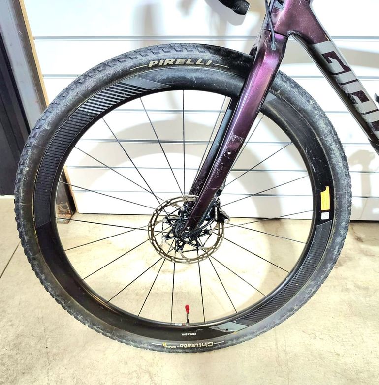 Used Giant Revolt, Advanced Pro 1 2022 2022 Road & Gravel, Purple — image 5 of 6