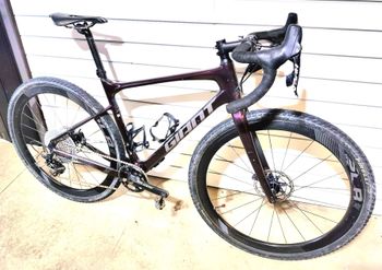 Used Giant Revolt, Advanced Pro 1 2022 2022 Road & Gravel, Purple — image 4 of 6