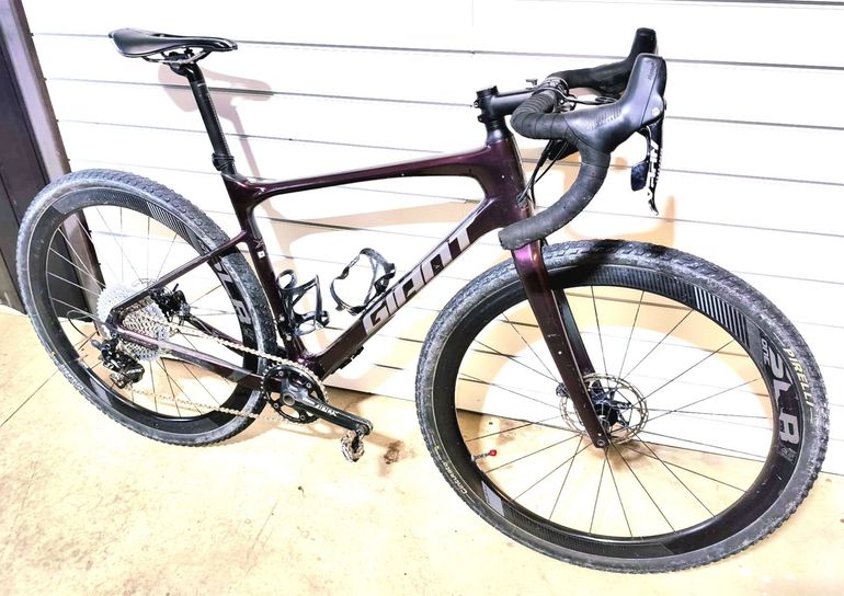 Used Giant Revolt, Advanced Pro 1 2022 2022 Road & Gravel, Purple — image 4 of 6