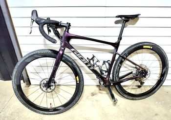 Used Giant Revolt, Advanced Pro 1 2022 2022 Road & Gravel, Purple — image 2 of 6
