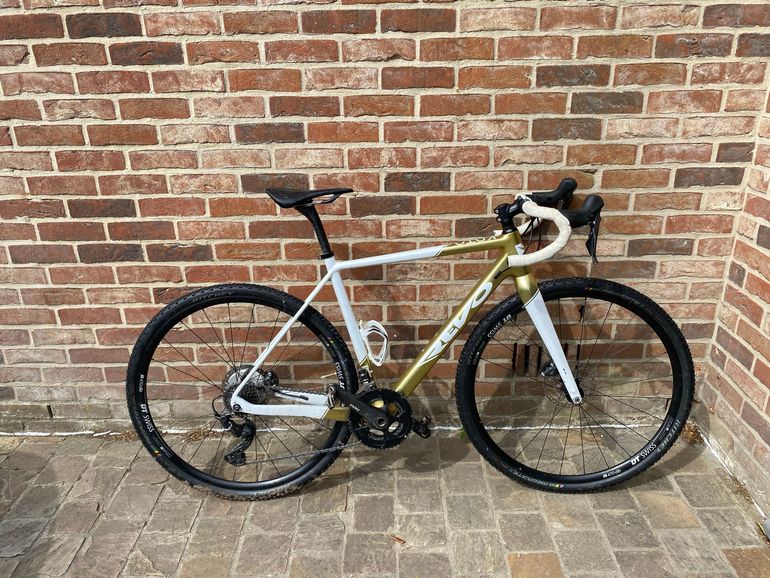 Used Revolve Revolve Custom Shimano GRX 2022 Road & Gravel, White — image 1 of 9