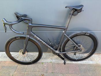 Used Specialized Tarmac Shimano 105 Di2 2025 Road & Gravel, Black — image 11 of 17