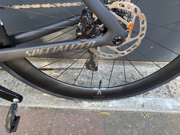 Used Specialized Tarmac Shimano 105 Di2 2025 Road & Gravel, Black — image 13 of 17