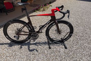 Used BMC Teammachine SRAM Red eTap AXS 2025 Road & Gravel, Red — image 4 of 5