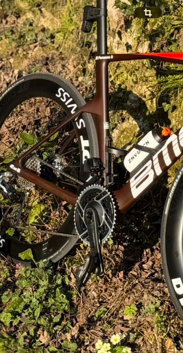 Used BMC Teammachine SRAM Red eTap AXS 2025 Road & Gravel, Red — image 3 of 5