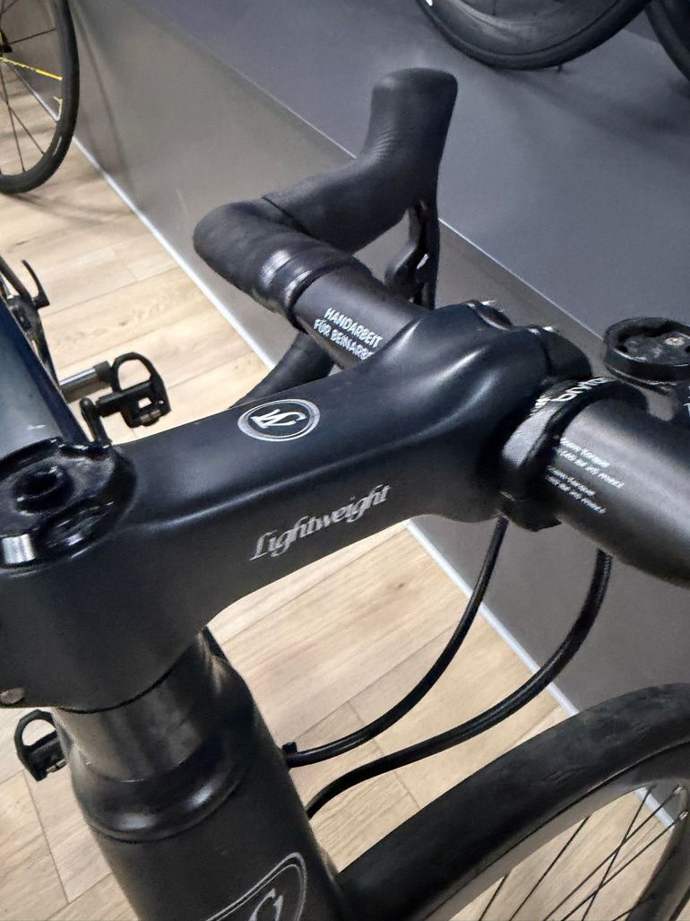 Used Lightweight Urgestalt SRAM Red eTap 2018 Road & Gravel, Black — image 9 of 17
