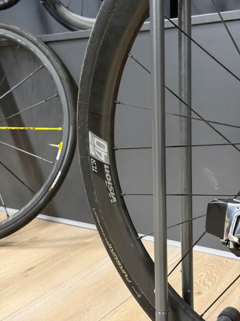 Used Lightweight Urgestalt SRAM Red eTap 2018 Road & Gravel, Black — image 8 of 17
