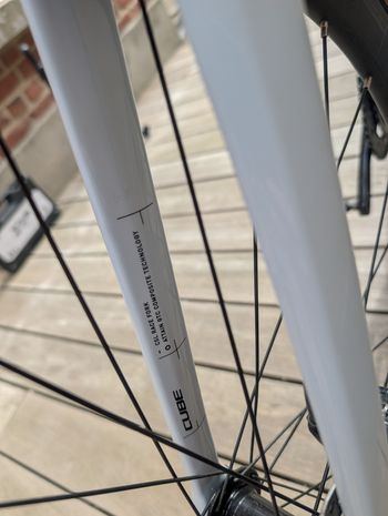 Used CUBE ATTAIN GTC RACE 2022 2022 Road & Gravel, White — image 9 of 14