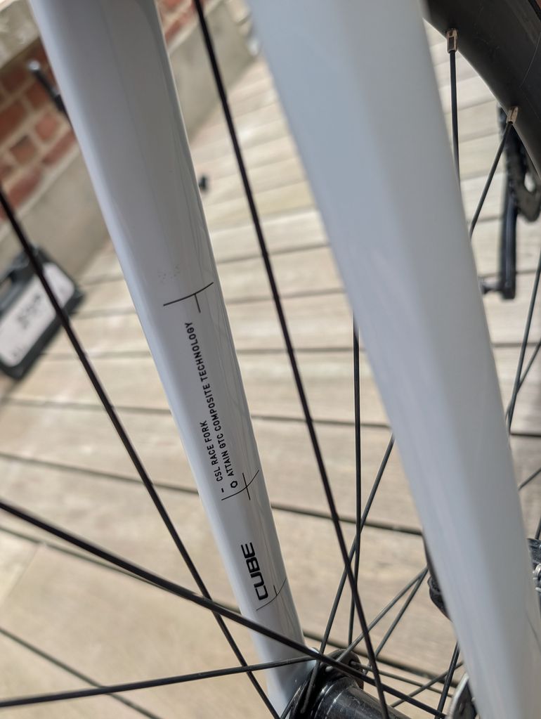 Used CUBE ATTAIN GTC RACE 2022 2022 Road & Gravel, White — image 9 of 14