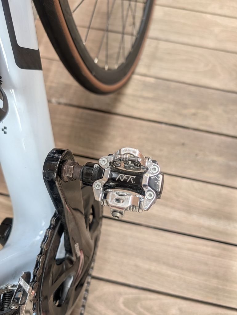 Used CUBE ATTAIN GTC RACE 2022 2022 Road & Gravel, White — image 11 of 14