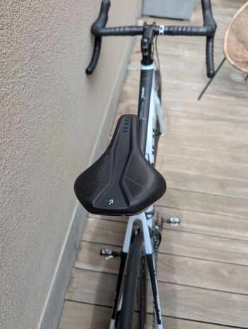 Used CUBE ATTAIN GTC RACE 2022 2022 Road & Gravel, White — image 6 of 14