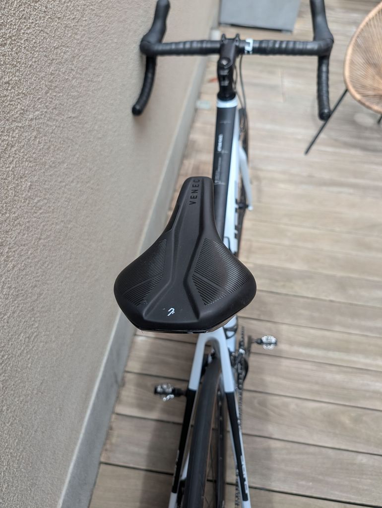 Used CUBE ATTAIN GTC RACE 2022 2022 Road & Gravel, White — image 6 of 14