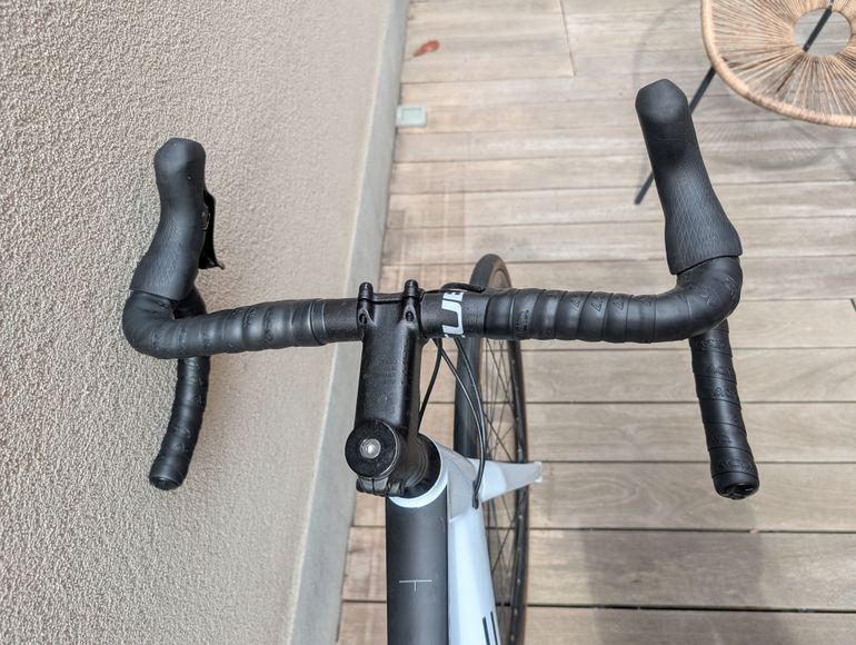 Used CUBE ATTAIN GTC RACE 2022 2022 Road & Gravel, White — image 5 of 14