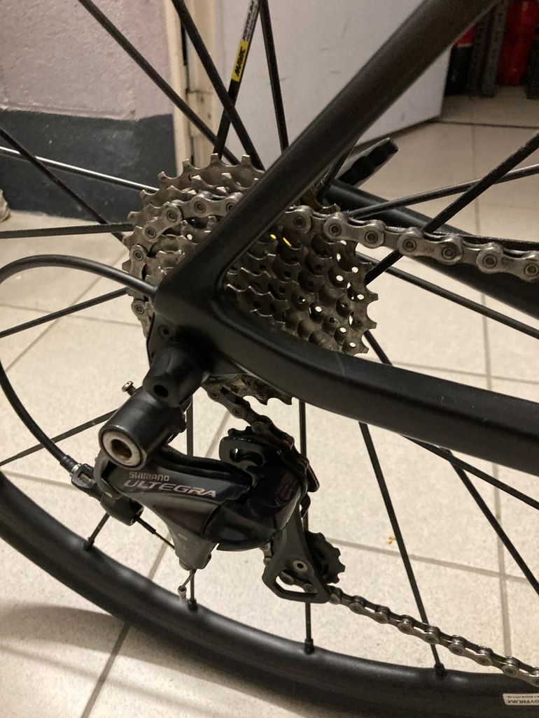 Used Canyon Ultimate Cf Slx 8.0 2017 2017 Road & Gravel, Black — image 4 of 5