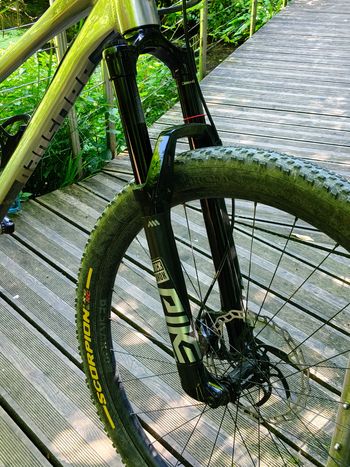 Used Banshee PARADOX V3 Frame 2024 2024 Mountainbike, Light Gray, 29 — image 2 of 7