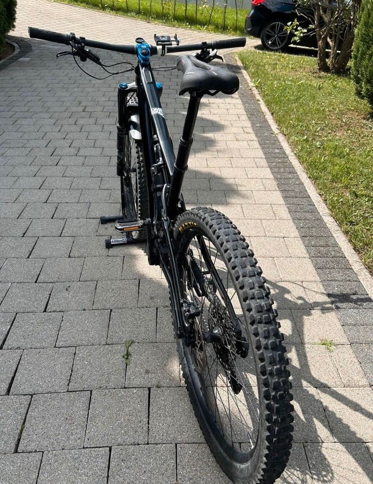 Used Specialized Specialized Custom SRAM NX 2022 Mountainbike, Black — image 10 of 11