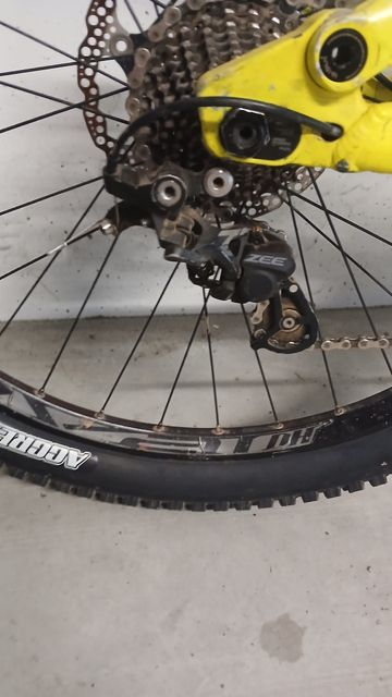 Brugt Commencal Supreme DH V3 2018 Mountainbike — billede 7 af 9