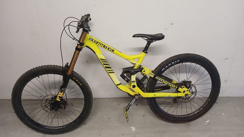 Used Commencal Supreme DH V3 2018 MTB