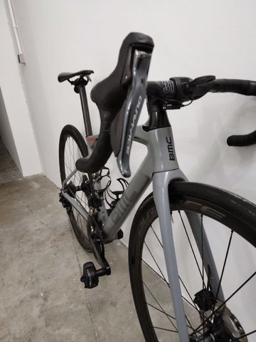 Used BMC Roadmachine 01 ONE 2018 2018 Road & Gravel, Light Gray — image 8 of 10